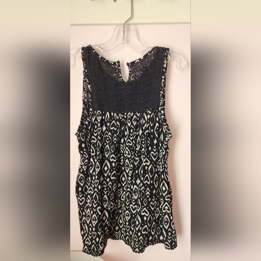 Mudd Size 14 Blsck And White Lace Tank Girl's
